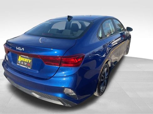 Used 2023 Kia Forte LXS image 7