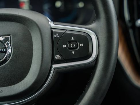 Certified 2022 Volvo XC60 T8 Inscription Expression w/ Advanced Package image 26