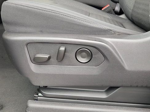 Used 2025 Chevrolet Silverado 1500 LT AWD/4WD image 9