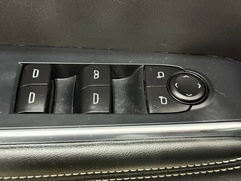 Used 2025 GMC Acadia Elevation image 32