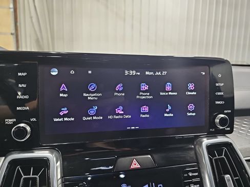 Certified 2023 Kia Sorento SX AWD/4WD image 22