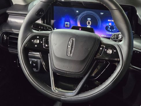 New 2026 Lincoln Aviator Premiere image 20