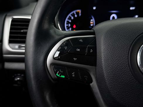 Used 2019 Jeep Grand Cherokee Altitude RWD image 30