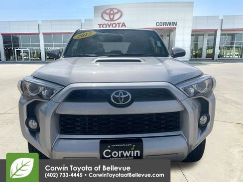 Used 2017 Toyota 4Runner TRD Off-Road AWD/4WD image 8