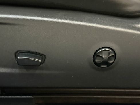 Used 2014 Dodge Challenger SRT8 w/ Harman/Kardon Audio Group image 21