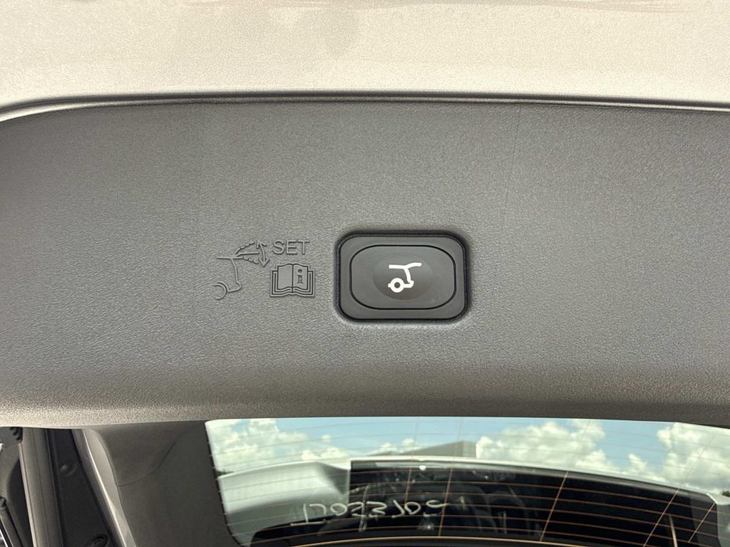 New 2026 Lincoln Nautilus Premier w/ Equipment Group 102A AWD/4WD image 12