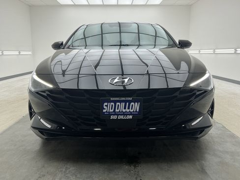 Used 2023 Hyundai Elantra SEL w/ Convenience Package image 2
