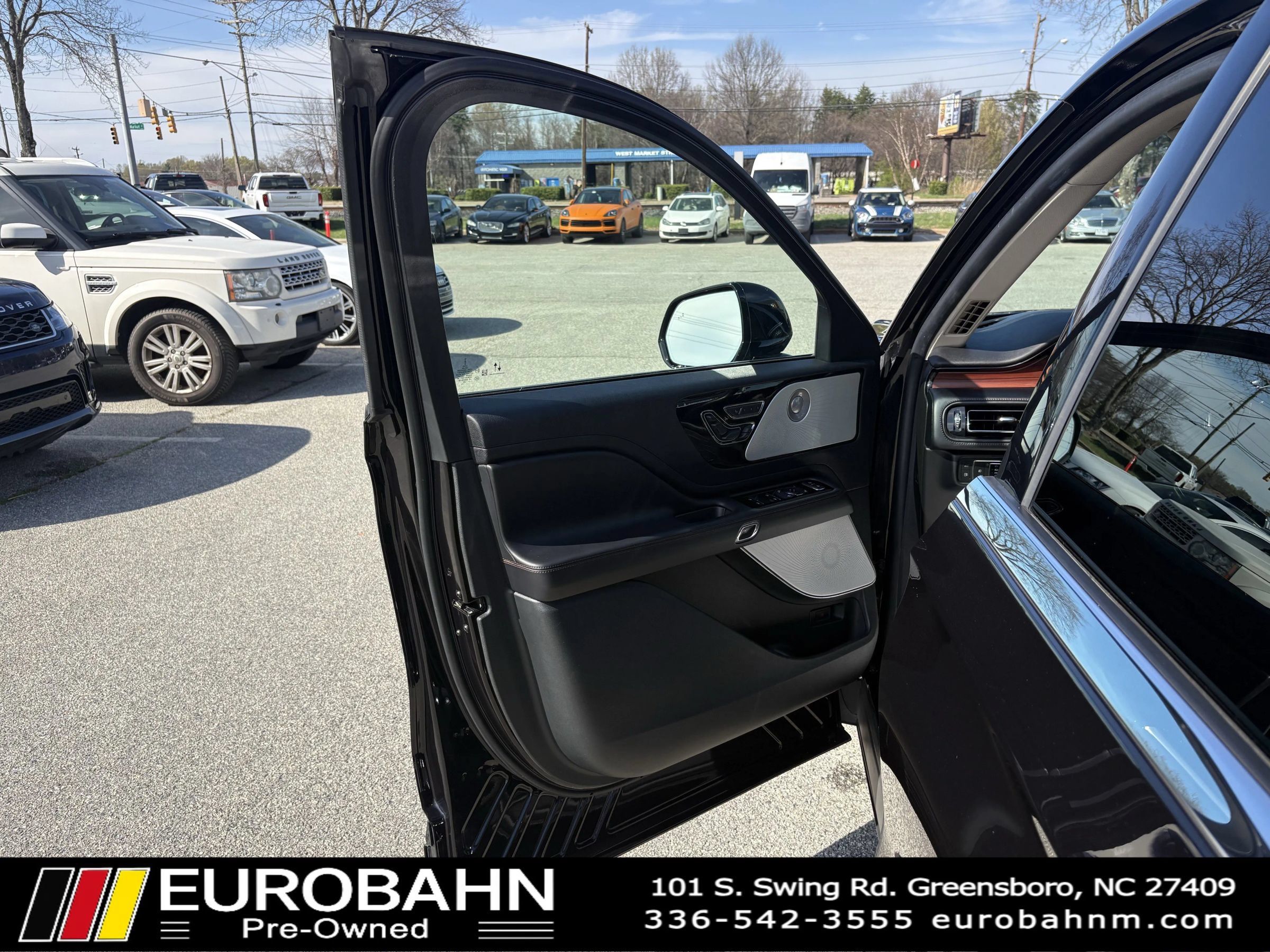 Used 2022 Lincoln Aviator Grand Touring w/ Equipment Group 301A AWD/4WD image 9