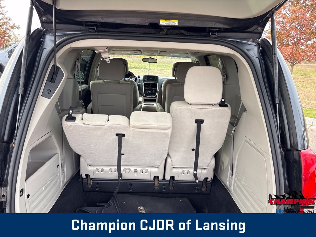 Used 2011 Dodge Grand Caravan Crew w/ Driver Convenience Group FWD image 16