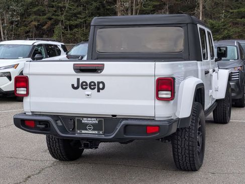 Used 2022 Jeep Gladiator Willys image 5