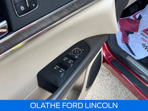 Used 2016 Lincoln MKX Reserve w/ Technology Package AWD/4WD image 12