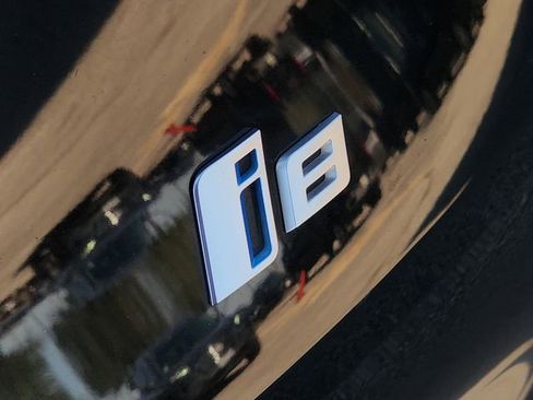 Used 2016 BMW i8 image 9