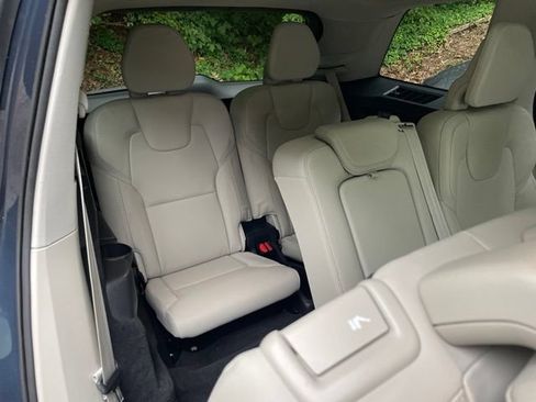 Certified 2024 Volvo XC90 B6 Ultimate w/ Protection Package Premier AWD/4WD image 16