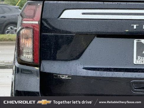 Used 2021 Chevrolet Tahoe LT w/ Luxury Package RWD image 9