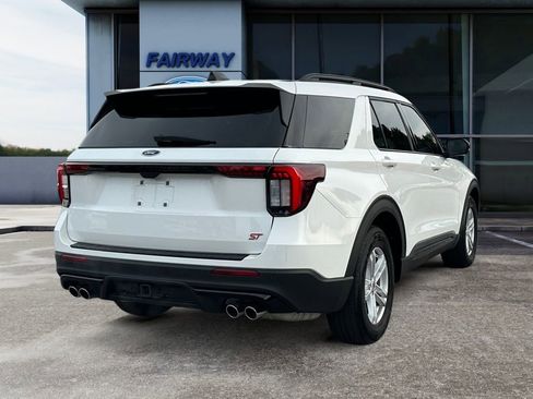 Used 2025 Ford Explorer ST image 6