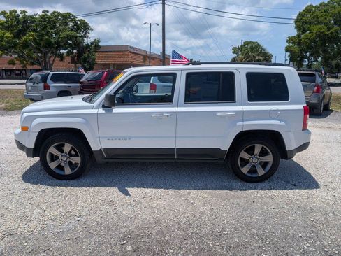 Used 2014 Jeep Patriot High Altitude FWD image 4