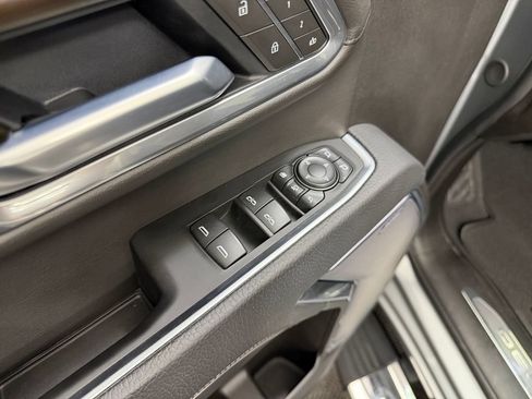 Used 2025 GMC Sierra 2500 Denali AWD/4WD image 12