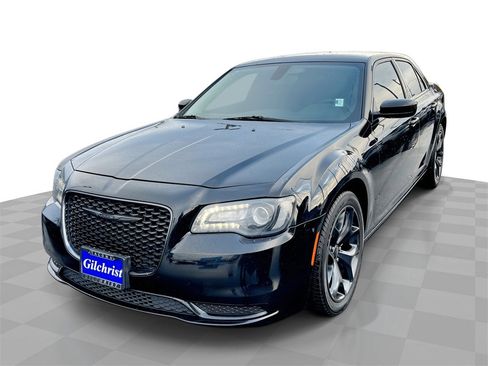 Used 2023 Chrysler 300 Touring w/ Sport Appearance Package image 1
