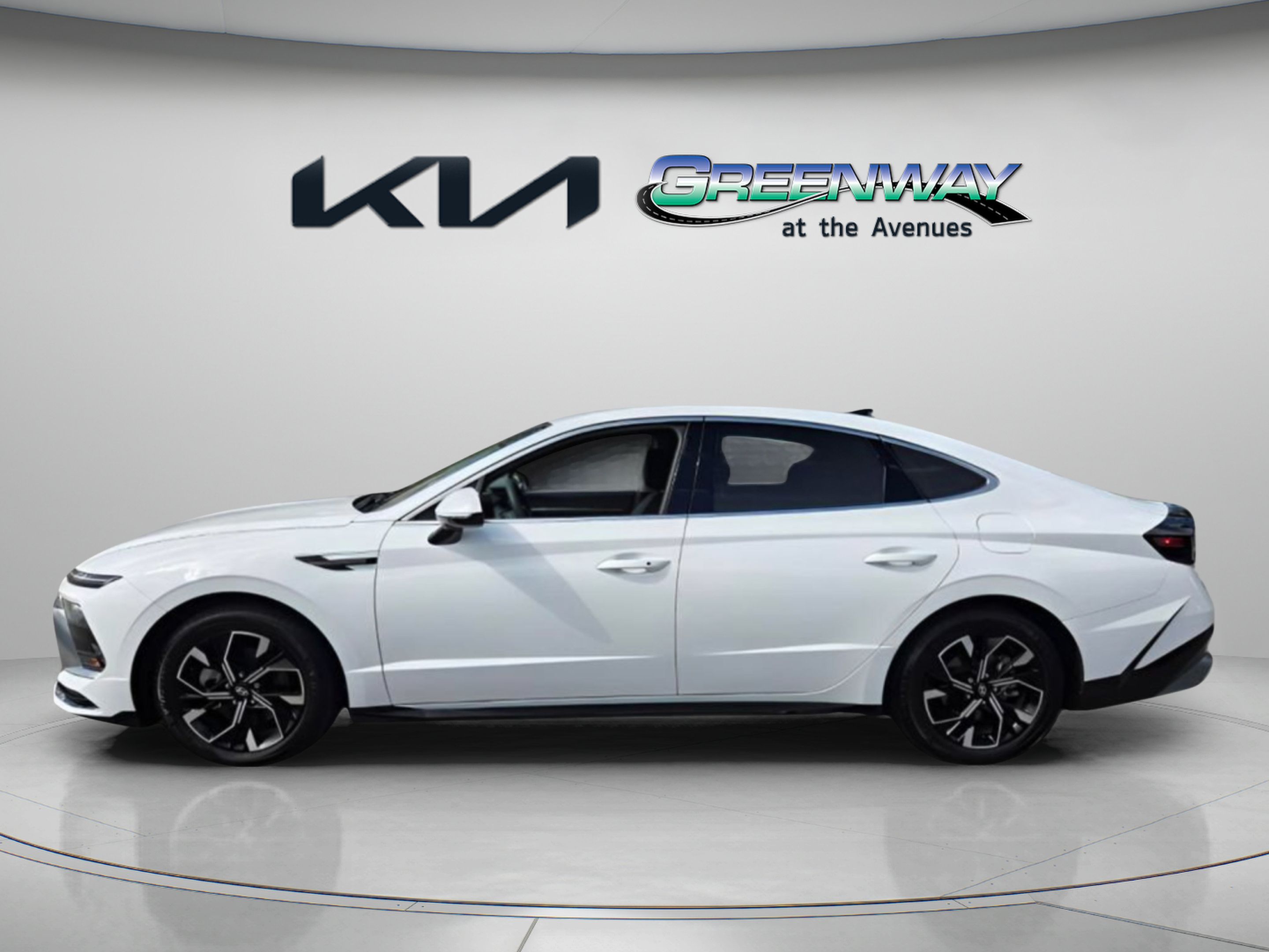 Used 2024 Hyundai Sonata SEL FWD image 4