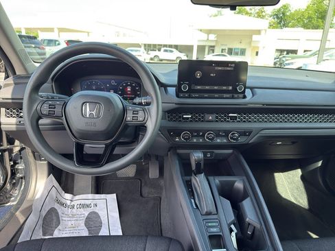 Certified 2023 Honda Accord EX image 25