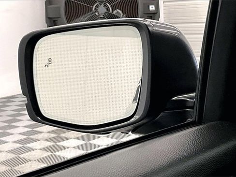 Used 2023 Honda Pilot Elite image 34