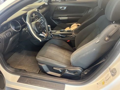 Used 2019 Ford Mustang Coupe image 14