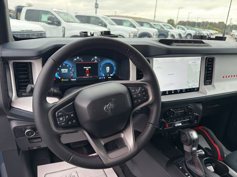 New 2025 Ford Bronco Heritage Edition image 9