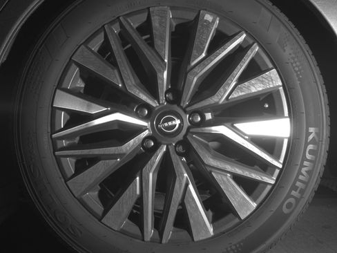 Used 2025 Nissan Altima 2.5 SV FWD image 14