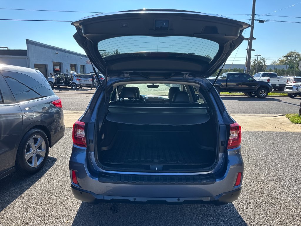 Used 2017 Subaru Outback 2.5i Limited AWD/4WD image 17