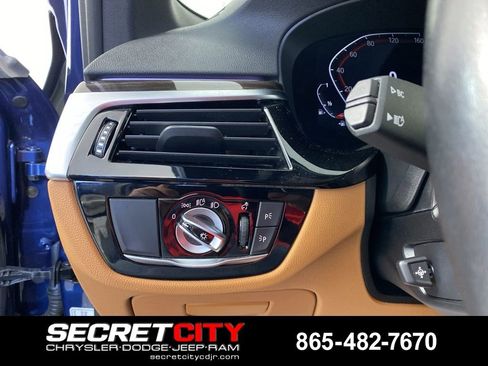 Used 2022 BMW 530i xDrive w/ Convenience Package AWD/4WD image 14