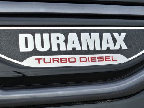 Used 2024 GMC Sierra 1500 AT4 w/ AT4 Premium Package image 3