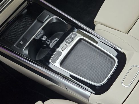 Certified 2025 Mercedes-Benz GLB 250 image 20