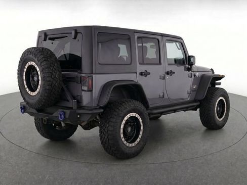 Used 2014 Jeep Wrangler Unlimited Sahara w/ Max Tow Package AWD/4WD image 8