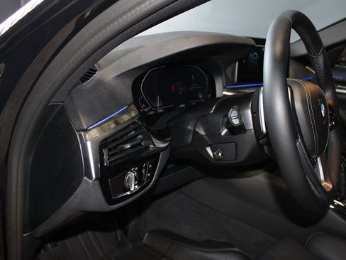 Used 2023 BMW 530i xDrive w/ Convenience Package image 14