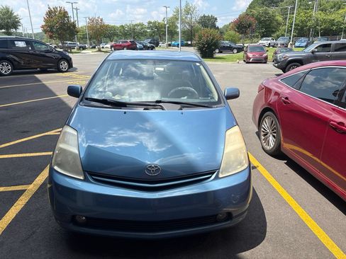 Used 2004 Toyota Prius FWD image 1