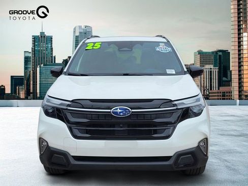 Used 2025 Subaru Forester Touring w/ Popular Package - Touring AWD/4WD image 9