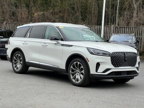 New 2026 Lincoln Aviator AWD image 1