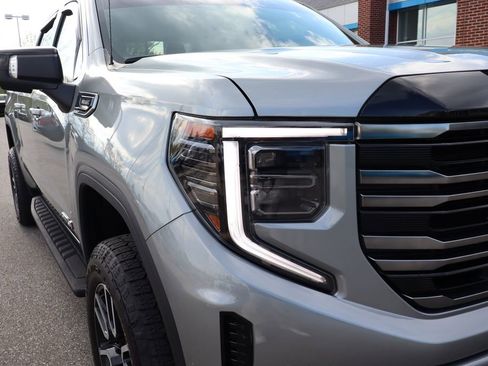Used 2025 GMC Sierra 1500 AT4 w/ AT4 Premium Package AWD/4WD image 5