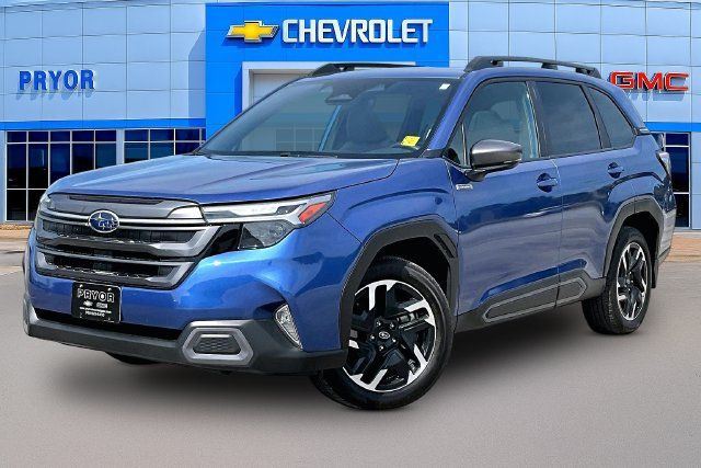 Used 2025 Subaru Forester Limited AWD/4WD image 3