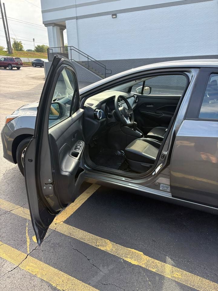 Used 2024 Nissan Versa SV w/ Trunk Package FWD image 9
