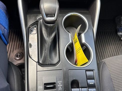 Used 2023 Toyota Highlander LE image 16