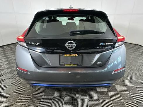 Used 2022 Nissan Leaf SV w/ SV Technology Package FWD image 3