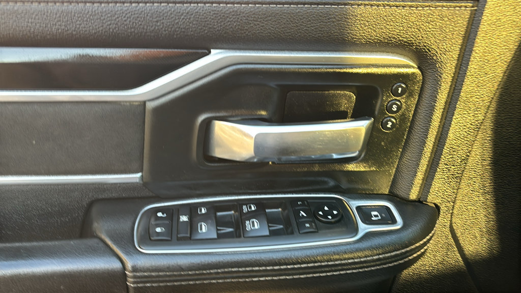 Used 2020 RAM 2500 Laramie w/ Night Edition AWD/4WD image 12