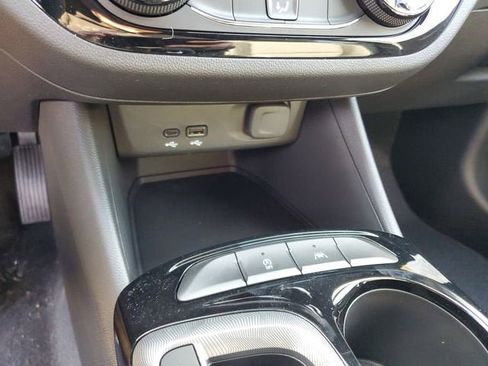 New 2026 Buick Envista Sport Touring image 23