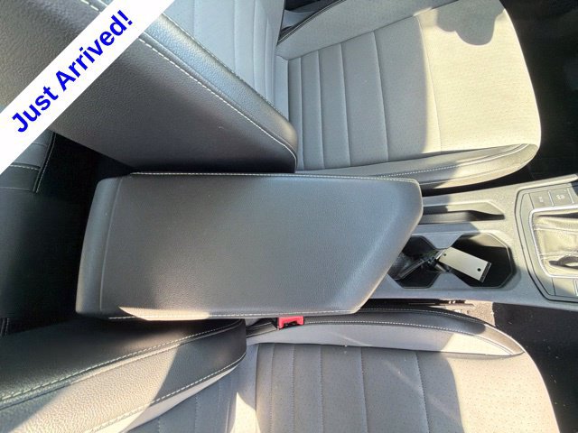 Used 2025 Volkswagen Jetta SE FWD image 25