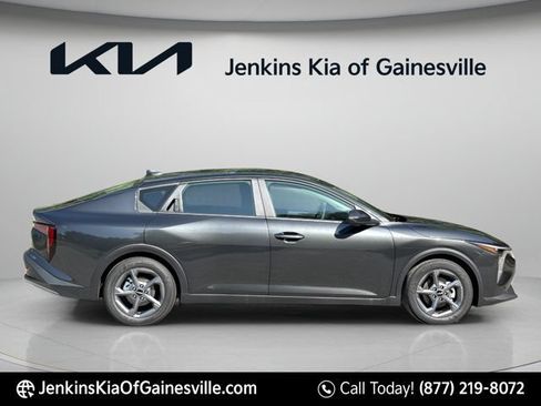 New 2026 Kia K4 FWD image 2