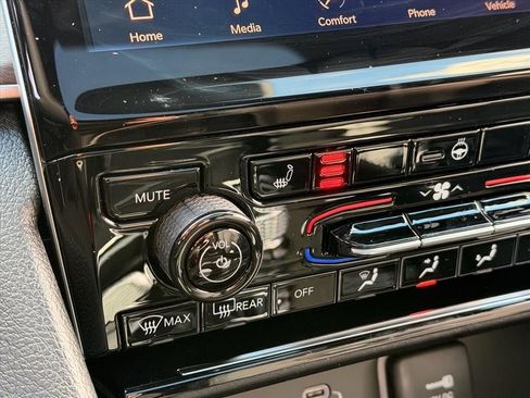 New 2025 Jeep Grand Cherokee Limited image 17