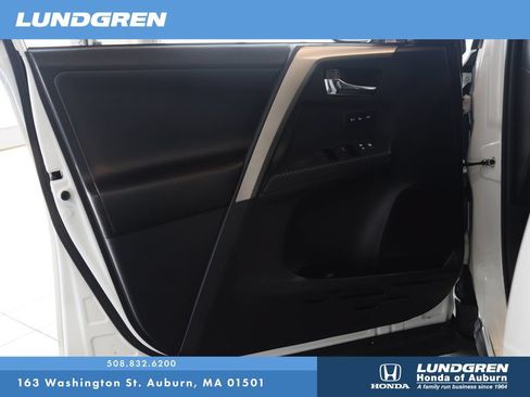 Used 2015 Toyota RAV4 Limited w/ Technology Package AWD/4WD image 8