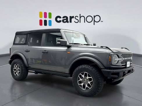 Used 2024 Ford Bronco Badlands image 7