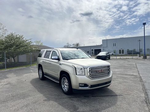 Used 2015 GMC Yukon SLT w/ Open Road Package AWD/4WD image 3